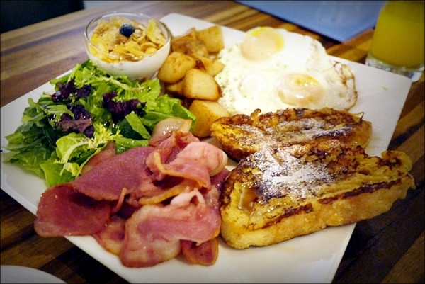 September Café 九月咖啡:【September Café 九月咖啡】文青咖啡館,深深覺得鹹食大勝甜點啊!