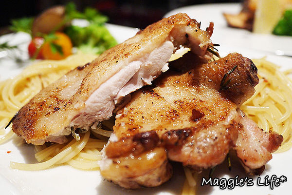 普拉嬤嬤 La Mère Poulard：台北美食。捷運台北101/世貿站【La Mère Poulard普拉嬤嬤-ATT 4FUN】聖誕跨年套餐◆法式鄉村料理、聖誕雙人套餐、跨年聚會、跨年首選、101煙火零距離餐廳、傳統燉鍋、下午茶首選