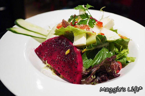 普拉嬤嬤 La Mère Poulard：台北美食。捷運台北101/世貿站【La Mère Poulard普拉嬤嬤-ATT 4FUN】聖誕跨年套餐◆法式鄉村料理、聖誕雙人套餐、跨年聚會、跨年首選、101煙火零距離餐廳、傳統燉鍋、下午茶首選