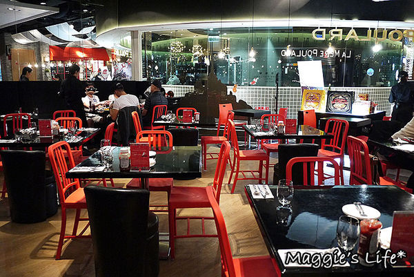 普拉嬤嬤 La Mère Poulard：台北美食。捷運台北101/世貿站【La Mère Poulard普拉嬤嬤-ATT 4FUN】聖誕跨年套餐◆法式鄉村料理、聖誕雙人套餐、跨年聚會、跨年首選、101煙火零距離餐廳、傳統燉鍋、下午茶首選