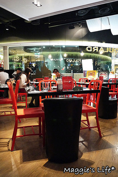 普拉嬤嬤 La Mère Poulard：台北美食。捷運台北101/世貿站【La Mère Poulard普拉嬤嬤-ATT 4FUN】聖誕跨年套餐◆法式鄉村料理、聖誕雙人套餐、跨年聚會、跨年首選、101煙火零距離餐廳、傳統燉鍋、下午茶首選