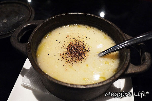 普拉嬤嬤 La Mère Poulard：台北美食。捷運台北101/世貿站【La Mère Poulard普拉嬤嬤-ATT 4FUN】聖誕跨年套餐◆法式鄉村料理、聖誕雙人套餐、跨年聚會、跨年首選、101煙火零距離餐廳、傳統燉鍋、下午茶首選