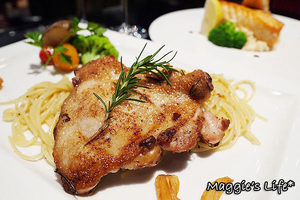 普拉嬤嬤 La Mère Poulard：台北美食。捷運台北101/世貿站【La Mère Poulard普拉嬤嬤-ATT 4FUN】聖誕跨年套餐◆法式鄉村料理、聖誕雙人套餐、跨年聚會、跨年首選、101煙火零距離餐廳、傳統燉鍋、下午茶首選