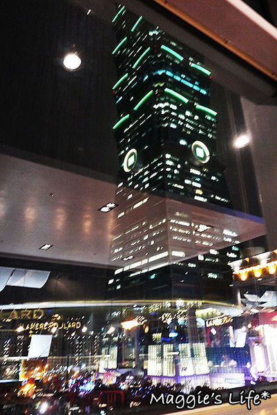 普拉嬤嬤 La Mère Poulard：台北美食。捷運台北101/世貿站【La Mère Poulard普拉嬤嬤-ATT 4FUN】聖誕跨年套餐◆法式鄉村料理、聖誕雙人套餐、跨年聚會、跨年首選、101煙火零距離餐廳、傳統燉鍋、下午茶首選