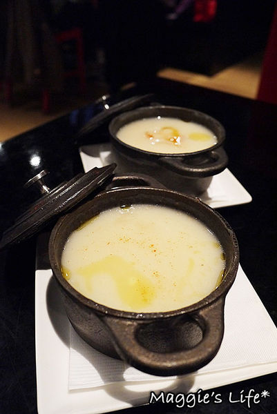 普拉嬤嬤 La Mère Poulard：台北美食。捷運台北101/世貿站【La Mère Poulard普拉嬤嬤-ATT 4FUN】聖誕跨年套餐◆法式鄉村料理、聖誕雙人套餐、跨年聚會、跨年首選、101煙火零距離餐廳、傳統燉鍋、下午茶首選