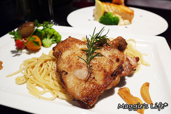 普拉嬤嬤 La Mère Poulard：台北美食。捷運台北101/世貿站【La Mère Poulard普拉嬤嬤-ATT 4FUN】聖誕跨年套餐◆法式鄉村料理、聖誕雙人套餐、跨年聚會、跨年首選、101煙火零距離餐廳、傳統燉鍋、下午茶首選