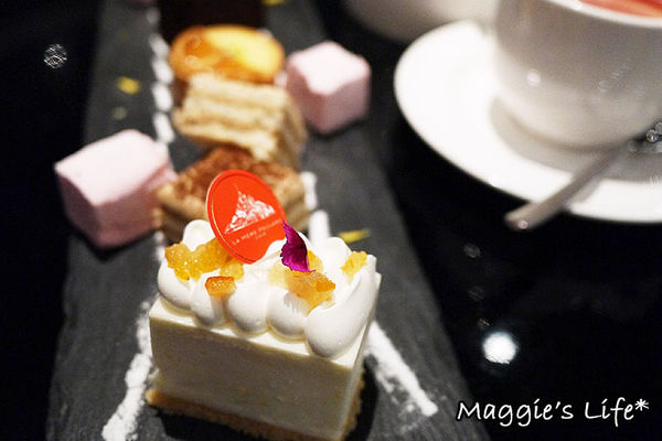 普拉嬤嬤 La Mère Poulard：台北美食。捷運台北101/世貿站【La Mère Poulard普拉嬤嬤-ATT 4FUN】聖誕跨年套餐◆法式鄉村料理、聖誕雙人套餐、跨年聚會、跨年首選、101煙火零距離餐廳、傳統燉鍋、下午茶首選