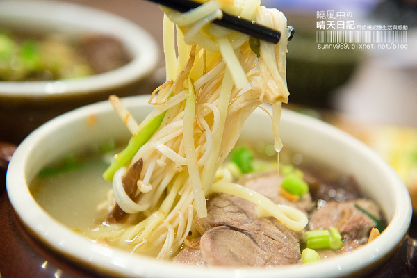 鶯歌甕仔麵：【鷥歌甕仔麵】觀光老街價格平實填飽肚子好選擇酸梅湯無限供應大加分