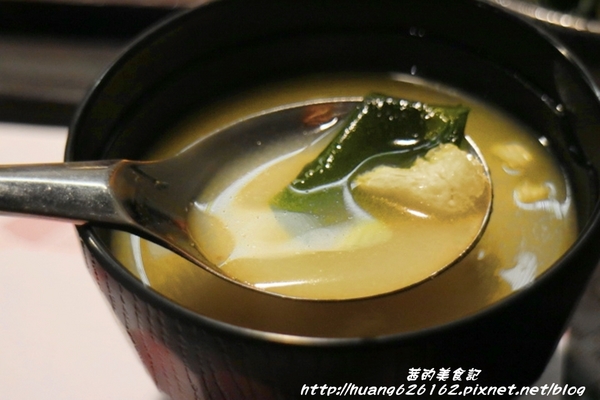 開丼ACTION(微風廣場店)：【台北松山區】微風廣場B1美食街 開丼全新副品牌「開丼ACTION」秒殺燒肉丼/地表最強燒肉丼/愛評體驗團