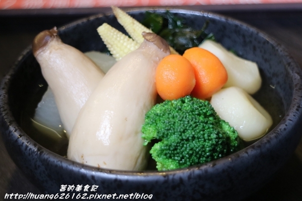 開丼ACTION(微風廣場店)：【台北松山區】微風廣場B1美食街 開丼全新副品牌「開丼ACTION」秒殺燒肉丼/地表最強燒肉丼/愛評體驗團