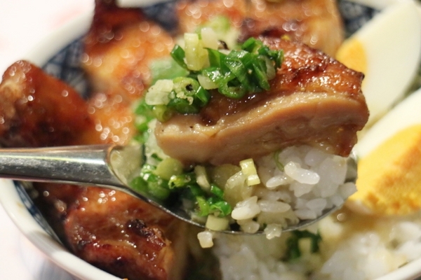 開丼ACTION(微風廣場店)：【台北松山區】微風廣場B1美食街 開丼全新副品牌「開丼ACTION」秒殺燒肉丼/地表最強燒肉丼/愛評體驗團