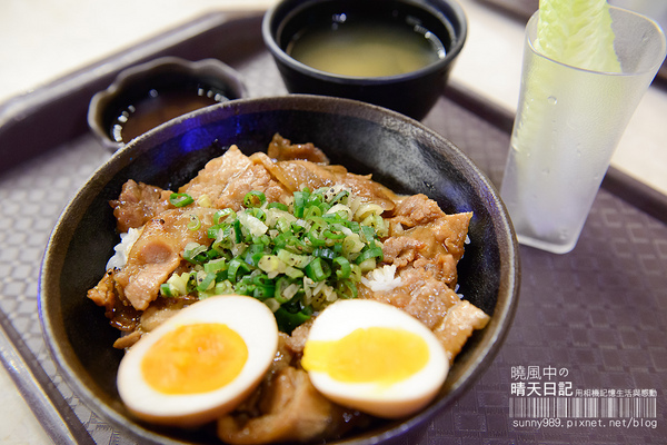 開丼いただきます(微風店)：【開丼いただきます 微風店】視覺與味覺一併滿足 好吃燒肉飯開動啦!!