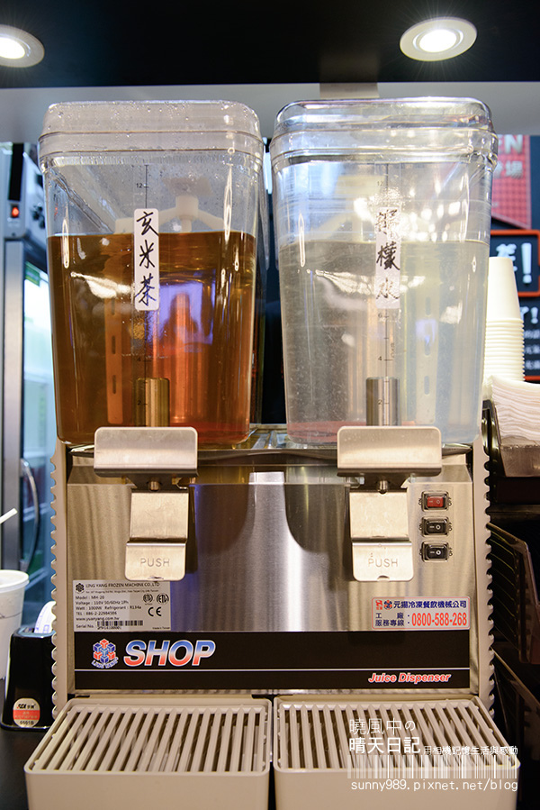 開丼いただきます(微風店)：【開丼いただきます 微風店】視覺與味覺一併滿足 好吃燒肉飯開動啦!!