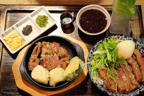 開丼:【羽諾食記】開丼●東區美食●地表上最強燒肉丼●地表無雙牛排丼