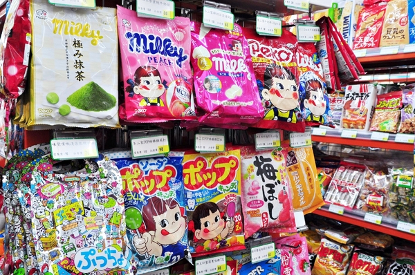 松貝進口食品專賣店:【高雄】美術館旁的高級日本零食雜貨店.松貝進口食品專賣店.桑尼瘦不了