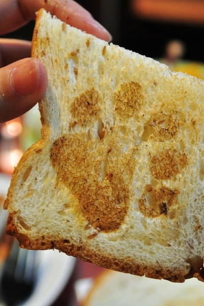 熊巴吐司：【高雄】高師大附近的台灣黑熊早午餐．熊巴吐司．桑尼瘦不了