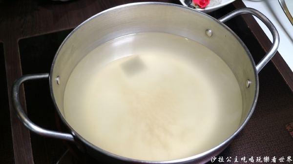 鼎膾一品涮涮鍋：台北內湖『鼎膾一品涮涮鍋』純種和牛買一送一/近國防醫學院旁