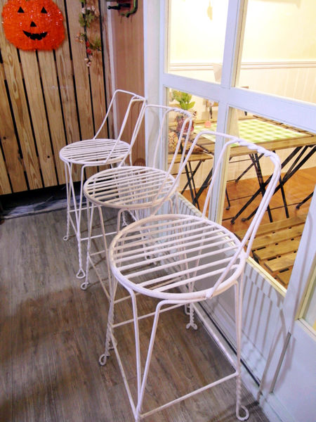 Le Petit Waffle蕾蓓蒂比利時鬆餅專賣店:邀約【大安】Le Petit Waffle蕾蓓蒂比利時鬆餅。鳳梨船入港震懾全場。濃濃幸福感。