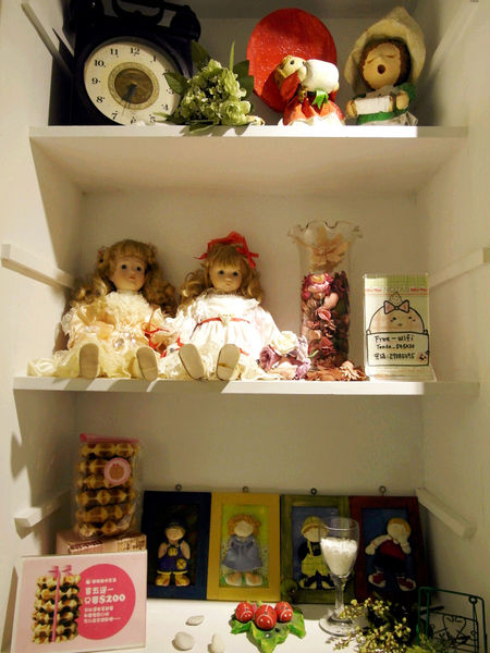 Le Petit Waffle蕾蓓蒂比利時鬆餅專賣店:邀約【大安】Le Petit Waffle蕾蓓蒂比利時鬆餅。鳳梨船入港震懾全場。濃濃幸福感。