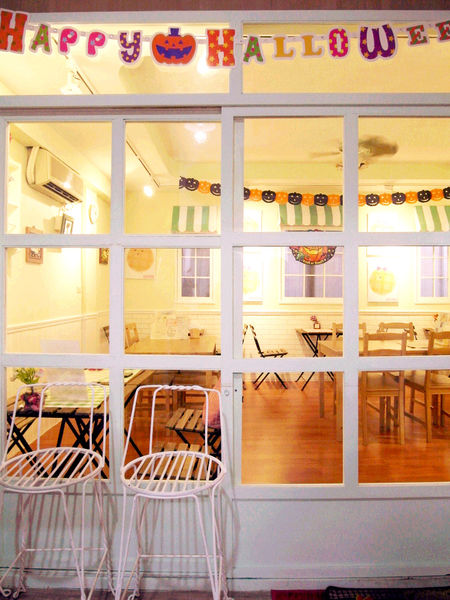 Le Petit Waffle蕾蓓蒂比利時鬆餅專賣店:邀約【大安】Le Petit Waffle蕾蓓蒂比利時鬆餅。鳳梨船入港震懾全場。濃濃幸福感。