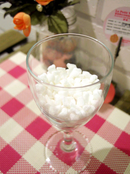 Le Petit Waffle蕾蓓蒂比利時鬆餅專賣店:邀約【大安】Le Petit Waffle蕾蓓蒂比利時鬆餅。鳳梨船入港震懾全場。濃濃幸福感。