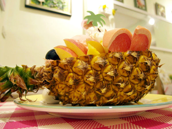 Le Petit Waffle蕾蓓蒂比利時鬆餅專賣店:邀約【大安】Le Petit Waffle蕾蓓蒂比利時鬆餅。鳳梨船入港震懾全場。濃濃幸福感。