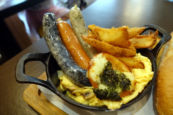 古迪歐 Goody.O：(胖樺食記)永和排隊早午餐美食”古迪歐Goody.O”，近四號公園的美式餐廳適合聚餐