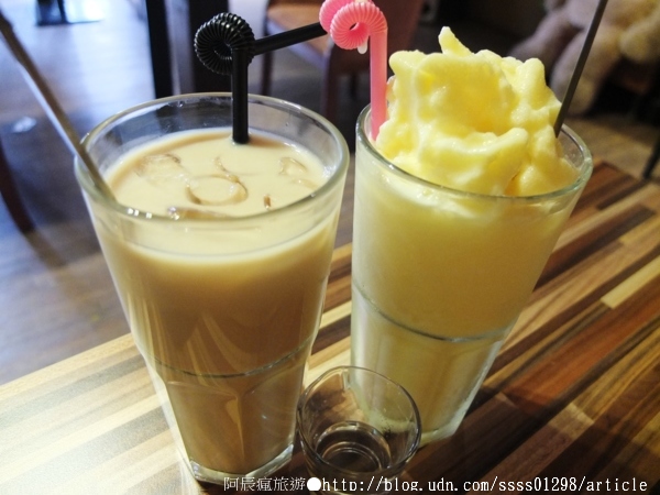 春日。佐光藝文複合式餐廳：【美食特搜。屏東市】春日佐光藝文複合式餐廳。和風日式氣息 老屋空間新享受 慢活的下午茶節奏