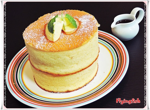 杏桃鬆餅屋(阪急店)：✜ 日本原宿超人氣排隊鬆餅在阪急百貨展店囉 !－「杏桃鬆餅屋UZNA OMOM (阪急店)」♪♫ ♩♬ ♥～…