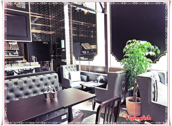 杏桃鬆餅屋(阪急店)：✜ 日本原宿超人氣排隊鬆餅在阪急百貨展店囉 !－「杏桃鬆餅屋UZNA OMOM (阪急店)」♪♫ ♩♬ ♥～…