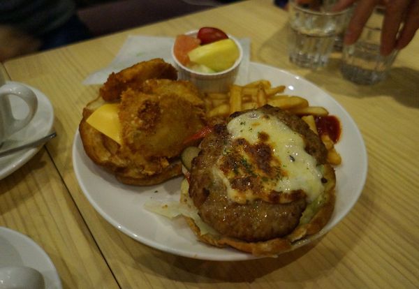 Longtimeago Café 文創互動咖啡館:Longtimeago Caf'e♥ 拉花咖啡♥ 早午餐 ♥丹麥漢堡