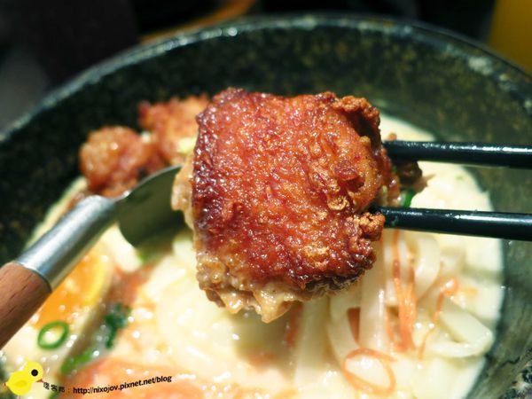 《窩客島邀約》捷運市政府站門扇雞骨白湯專賣 石鍋坎飯鍋巴料理