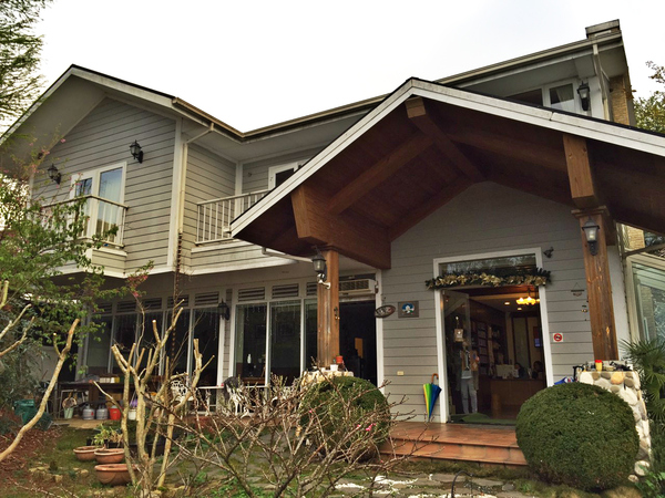 黃慶果園民宿：[南投-清境]渡假推薦 庭園民宿小木屋 黃慶果園民宿