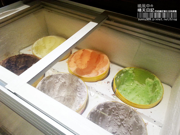 巴菲碳烤厚切牛排:【巴菲牛排】排餐美味出乎意料 用餐環境有改善空間