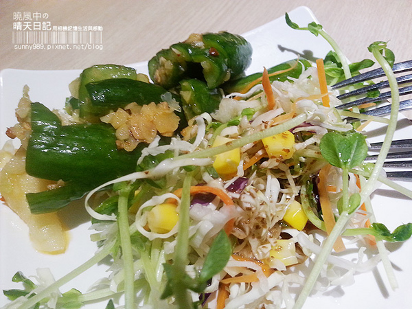 巴菲碳烤厚切牛排:【巴菲牛排】排餐美味出乎意料 用餐環境有改善空間