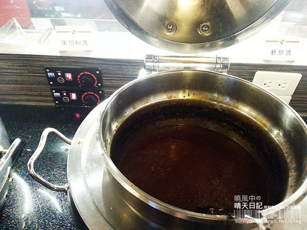 巴菲碳烤厚切牛排:【巴菲牛排】排餐美味出乎意料 用餐環境有改善空間