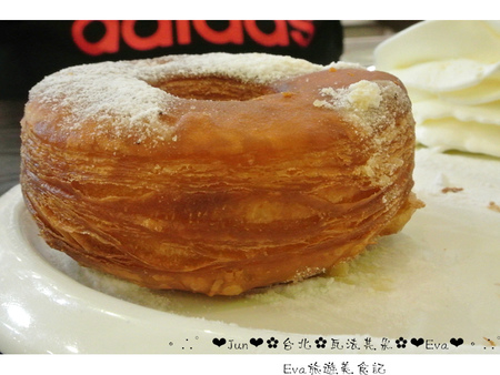 瓦法奇朵(信陽店):【食記-邀約】oO。台北 瓦法奇朵 waffogato(信陽店-台北車站店) 這家的可頌甜甜圈,好吃到我想回訪100次也願意~。o○。