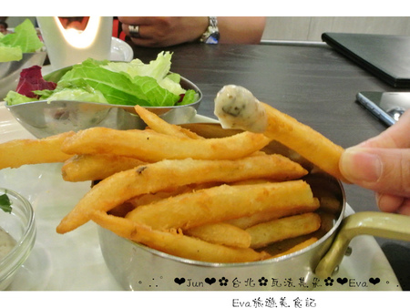 瓦法奇朵(信陽店):【食記-邀約】oO。台北 瓦法奇朵 waffogato(信陽店-台北車站店) 這家的可頌甜甜圈,好吃到我想回訪100次也願意~。o○。