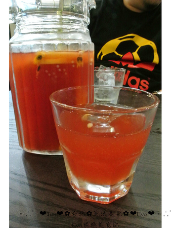 瓦法奇朵(信陽店):【食記-邀約】oO。台北 瓦法奇朵 waffogato(信陽店-台北車站店) 這家的可頌甜甜圈,好吃到我想回訪100次也願意~。o○。