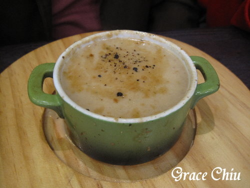 蕈菇牛肝菌濃湯~瓦法奇朵(台北車站店) ~信陽街%2F台北車站商圈%2F站前