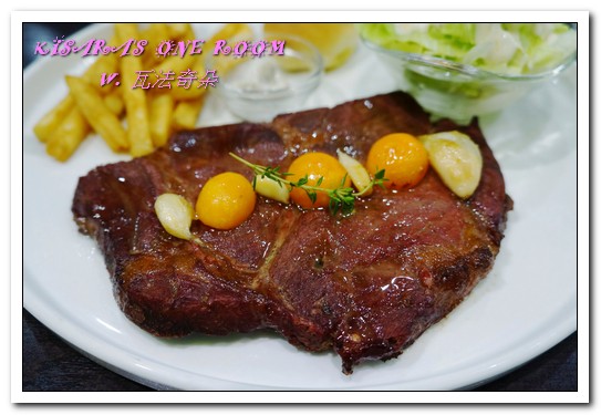 瓦法奇朵Waffogato(台北車站店)：北車連鎖美食．CP值超高的安格斯牛排與可頌甜甜圈──瓦法奇朵