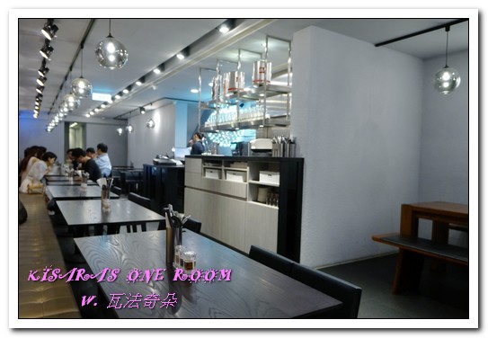 瓦法奇朵Waffogato(台北車站店)：北車連鎖美食．CP值超高的安格斯牛排與可頌甜甜圈──瓦法奇朵