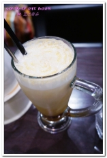 瓦法奇朵Waffogato(台北車站店)：北車連鎖美食．CP值超高的安格斯牛排與可頌甜甜圈──瓦法奇朵