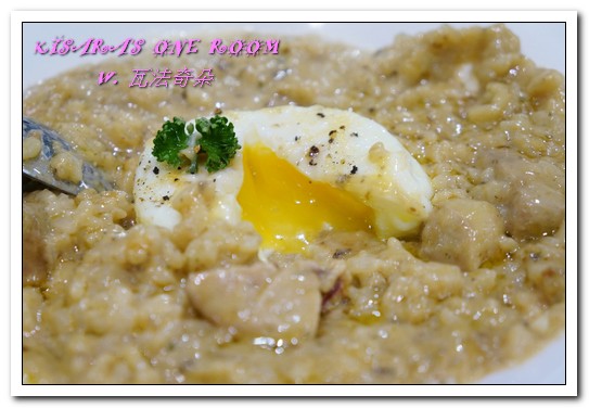 瓦法奇朵Waffogato(台北車站店)：北車連鎖美食．CP值超高的安格斯牛排與可頌甜甜圈──瓦法奇朵