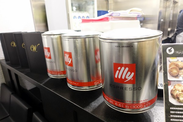 瓦法奇朵(台北車站店):(胖樺食記)主餐買一送二「瓦法奇朵(台北車站店)」。環境好服務佳適合團體聚餐聊天下午茶,誠品松菸店旁有分店