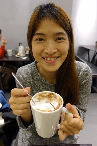 瓦法奇朵(台北車站店):(胖樺食記)主餐買一送二「瓦法奇朵(台北車站店)」。環境好服務佳適合團體聚餐聊天下午茶,誠品松菸店旁有分店