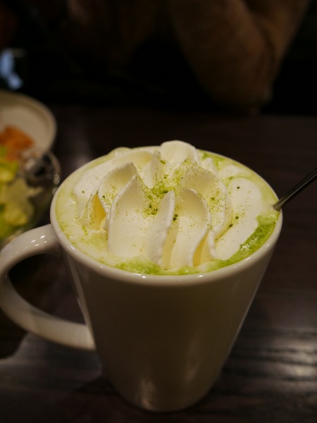 瓦法奇朵(台北車站店)：【瓦法奇朵(台北車站店)】美國安格斯牛大肋眼12 oz松露薯條佐XO醬美奶滋表現出色