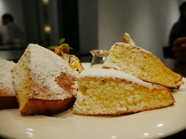 瓦法奇朵(台北車站店)：【瓦法奇朵(台北車站店)】美國安格斯牛大肋眼12 oz松露薯條佐XO醬美奶滋表現出色