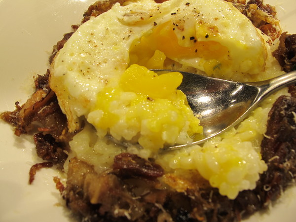 瓦法奇朵(台北車站店):瓦法奇朵台北車站店~~手撕牛胸肉蛋黃燉飯及香蕉厚鬆餅,超推薦!!