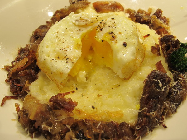 瓦法奇朵(台北車站店):瓦法奇朵台北車站店~~手撕牛胸肉蛋黃燉飯及香蕉厚鬆餅,超推薦!!